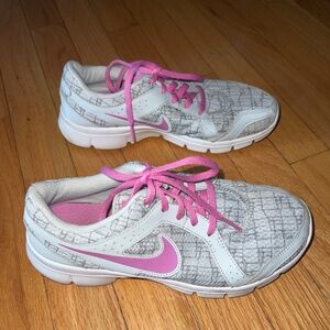Ladies Nike Sneakers Size 7